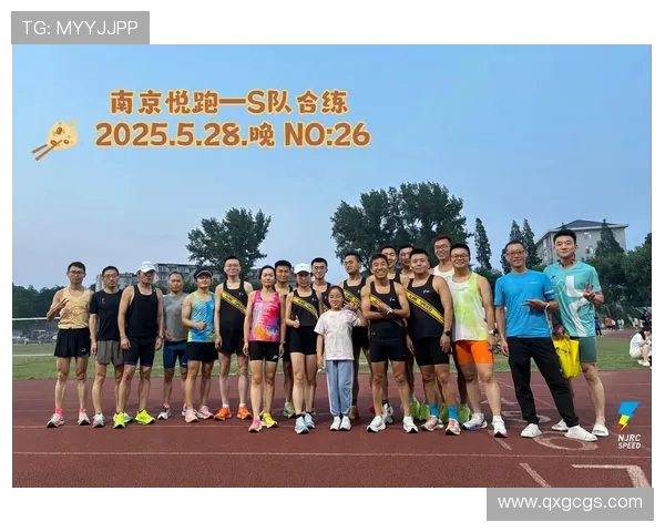 南京城市马拉松点评：飞盘队默契配合展现团队精神与竞技魅力